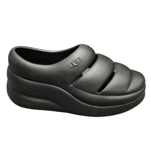 UGG “Yeah” Clogs
